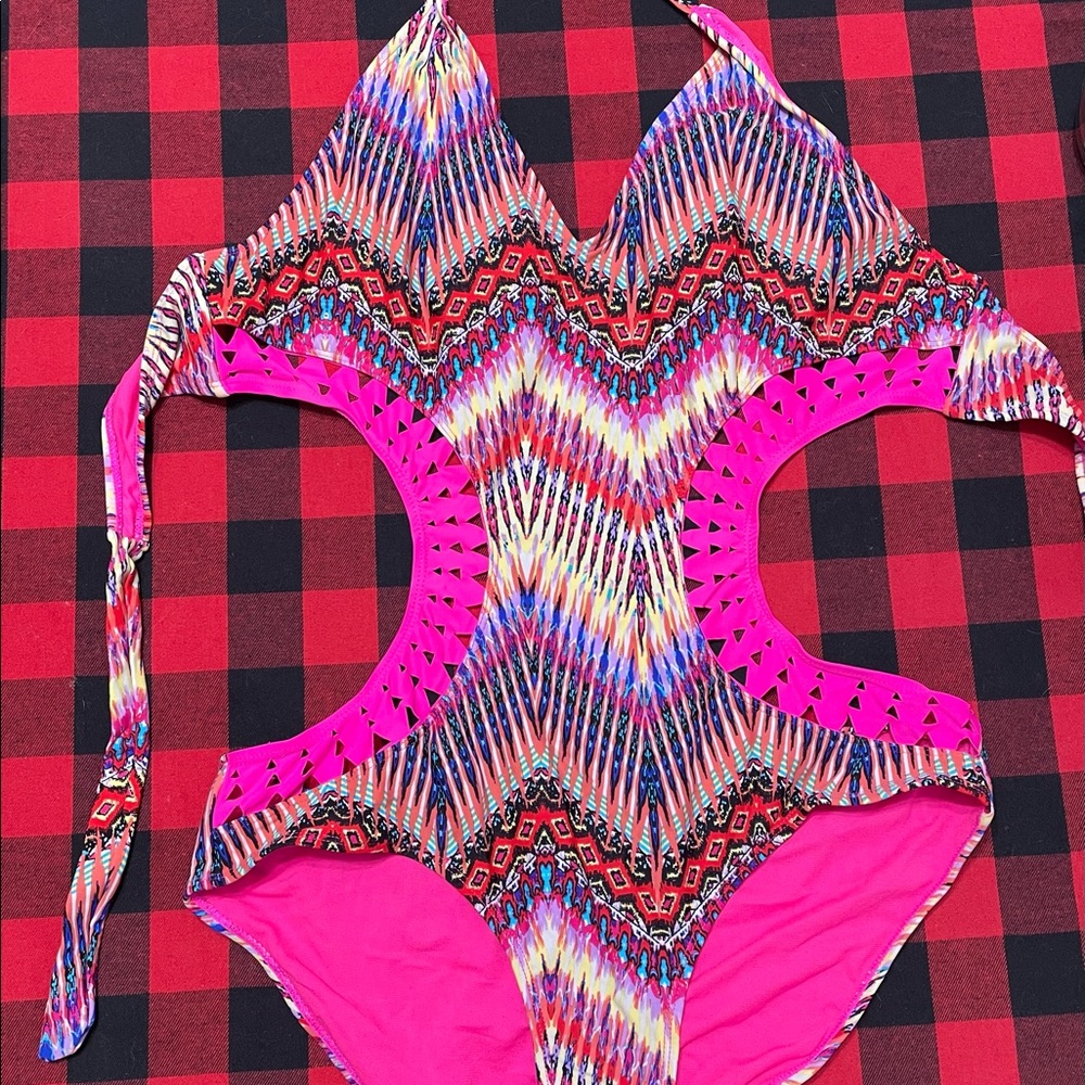 Fun vibrate print cut out one piece swimsuit